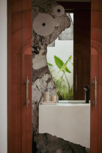Suite with Private Pool image 5