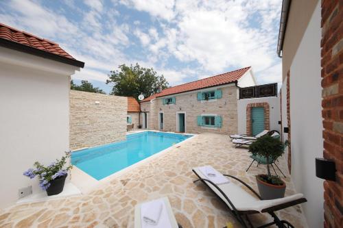 Villa Lapis ZadarVillas in Sikovo