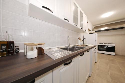 virtuve, Villa Lapis ZadarVillas in Sikovo