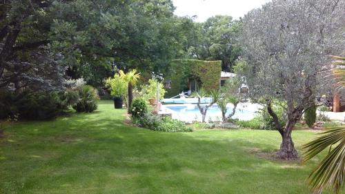 AU BONHEUR et LIBERTÉ gîte à louer Meyrargues