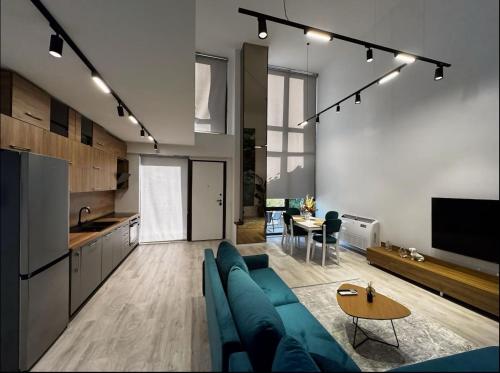 Modern Glam Duplex, Tirana