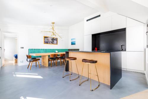Luxury Flat with AC La-verrère-du-paradis, Paris (photo 6)