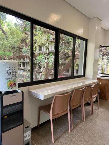 JaiJai Backpackers (Studio Type)Room 2 - Tap to explore photos