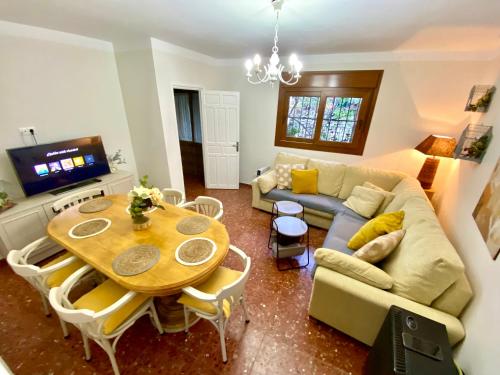 Casa Almenta - Tu hogar para desconectar en el pueblo más bonito de Málaga (Casa Almenta - Tu hogar para desconectar en el pueblo mas bonito de Malaga) in 貝納勞里亞