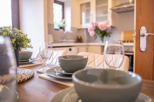 Stunning 2 bed house near Solihull for LONG STAYS - 10 mins from NEC HS2 BHX, Бирмингем (фото 2)