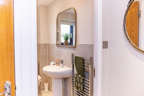Stunning 2 bed house near Solihull for LONG STAYS - 10 mins from NEC HS2 BHX, Бирмингем (фото 10)