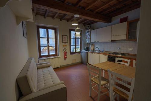 Traditional Florentine 1BR apartment close to Piazza Santa Croce, Florenz