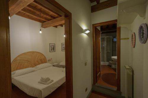 Traditional Florentine 1BR apt - image 7