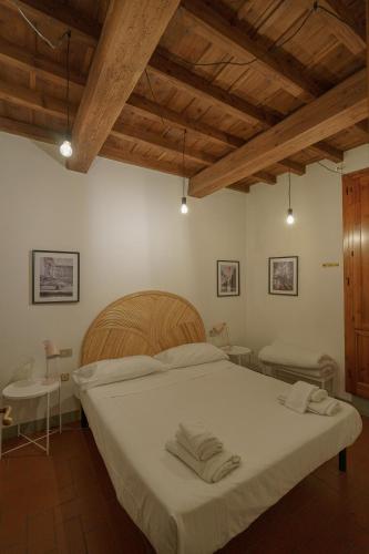 Traditional Florentine 1BR apt