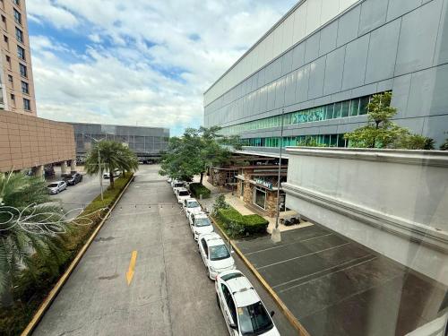 Urban Oasis Studio at Monte Carlo Residenze, Sta Lucia Mall, Manila (photo 7)