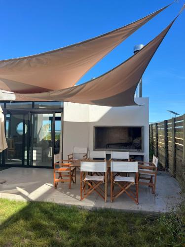 SANTAMARIADELMAR Casa a estrenar frente al mar in Manantiales