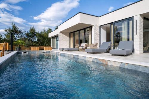 A szálláshely kívülről, Sunset Villa Santalezi in Santalezi