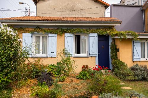 Exterior view, Chambre d'Hotes - l'Ephemere in Limoges