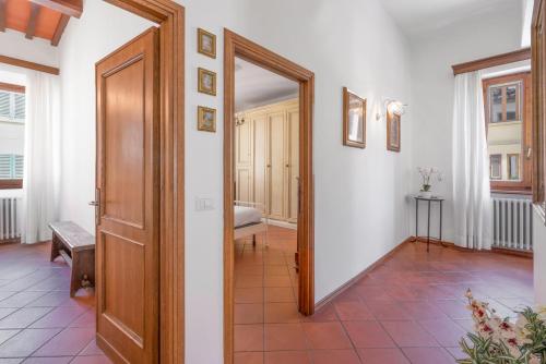 San Frediano Apartment In Florence - image 5