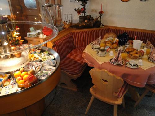 餐飲選擇, 瓦爾德魯斯特飯店/酒店 (Landgasthof/Landhaus Waldlust) in 比紹夫斯格林