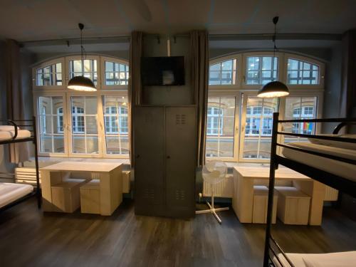 Singer109 Hotel & Apartment - image 12