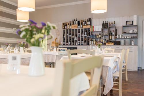 Étterem, Albergo La Genzianella in Miasino