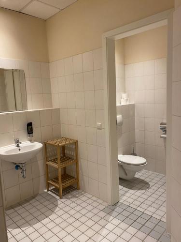 room detail thumbnail 2