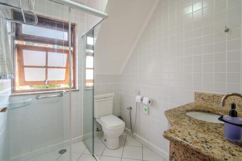 Deluxe Double Room with Balcony image 2
