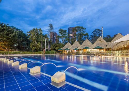 Hotel Intercontinental Medellín By IHG - 수영장