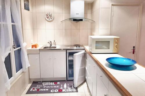 Konyha, Maison de charme à Gacé avec barbecue et parking (Maison de charme a Gace avec barbecue et parking) in Gacé