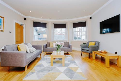 Large Central 3 Bed 3 Bath Apartment - New Town, Edimburgo