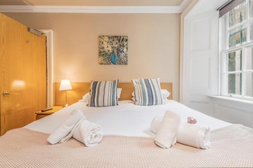 Large Central 3 Bed 3 Bath Apartment - New Town, Edimburgo (foto 8)