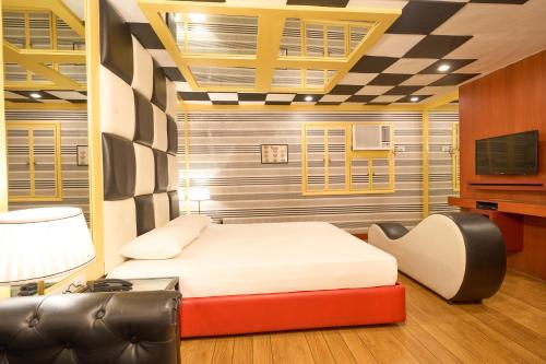 room detail thumbnail 1