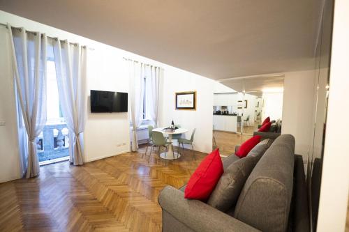 Lovely Nest With Balcony by The Spanish Steps, Rome