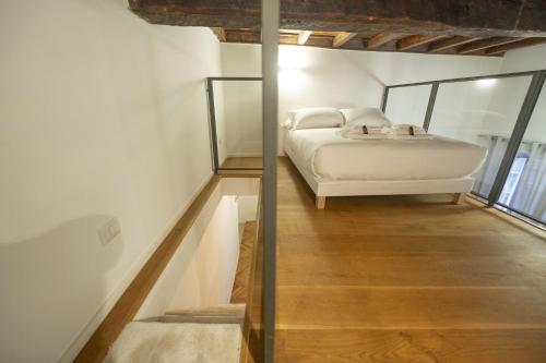 Lovely Nest With Balcony by The Spanish Steps, Рим (фото 10)