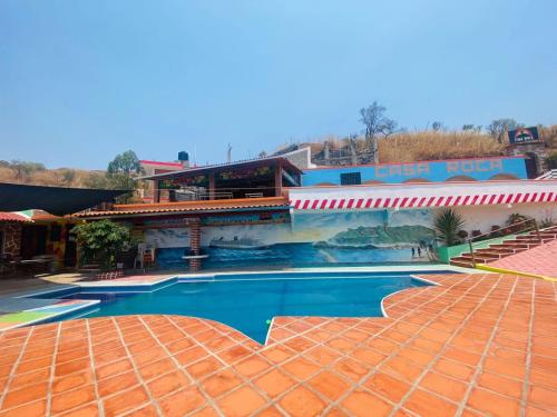 Peldbaseins, Casa Roca in Temascaltepec de González