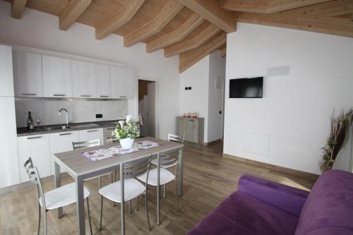 2 bedrooms, 4 beds