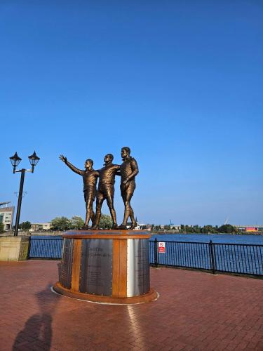 Közeli látványosságok, Inspire Home Stylish Stay E near Cardiff Öböl Gát