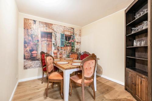 Exterior view, Turkis - Jaspis mit Rubin in Reussenkoge