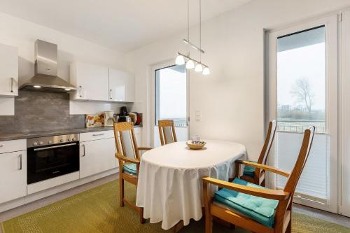 Kitchen, Seeschwalbe in Olpenitz