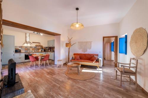 Exterior view, Alte Com Amor in Alte