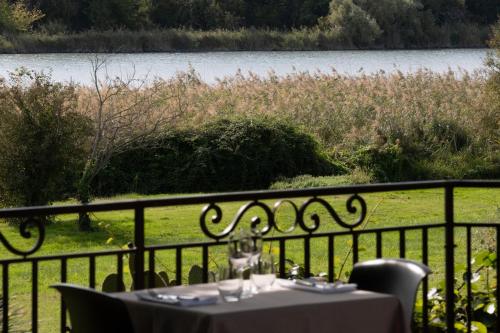 . Logis Hôtel Les Vieilles Granges