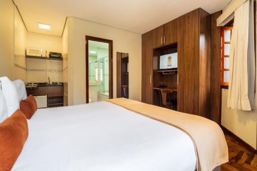 External Double Room with Whirlpool image 5