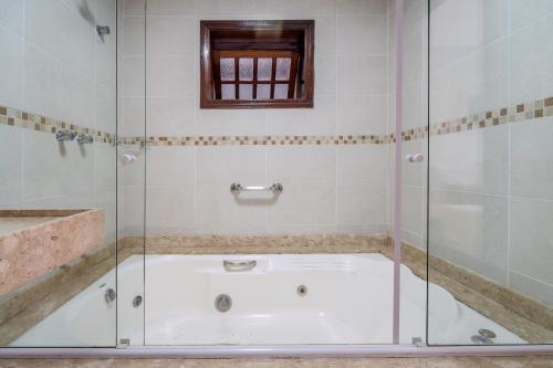 External Double Room with Whirlpool image 9