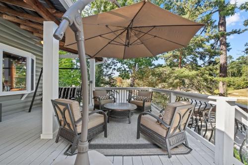 Lake Wylie Home with Dock, Beach, and Hot Tub Lake Wylie Home with Dock, Beach, and Hot Tub