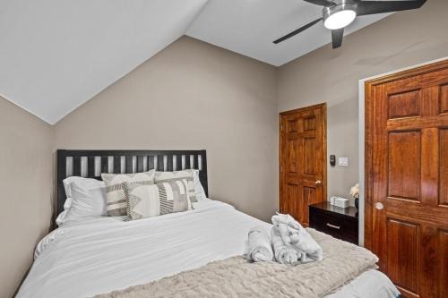 Lake Wylie Home with Dock, Beach, and Hot Tub Lake Wylie Home with Dock, Beach, and Hot Tub