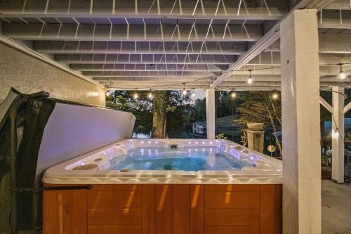 Lake Wylie Home with Dock, Beach, and Hot Tub Lake Wylie Home with Dock, Beach, and Hot Tub