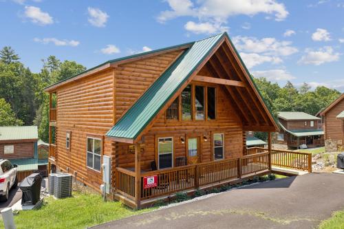 You Are My Sunshine - 3 BR Cabin - Downtown Pigeon Forge!