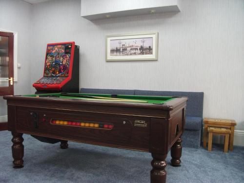 Sherwood Hotel - image 8