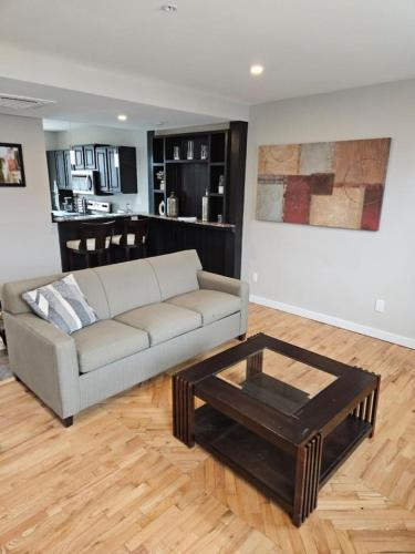 Modern 2BR in Great Location (202) in Maryville (TN)
