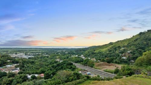 Lucero del Mar- jacuzzi and ocean views