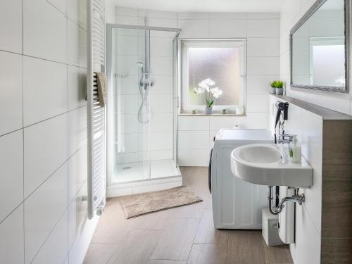 Luxus Apartments im Zentrum Nürnbergs, nahe Messe, mit Balkon & Parkplatz, nähe Playmobilfunpark, Self-Check-in, Nürnberg (Foto 7)