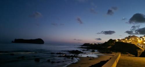 Blue And Gold Cozy Home in ริเบย์ราเซกา