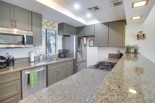 Pet-Friendly Palm Desert Gem on Golf Course! in Palm Desert, USA