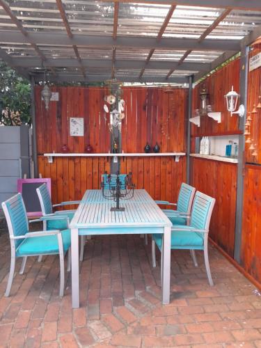 Facilities, Palm Estate in Edenvale